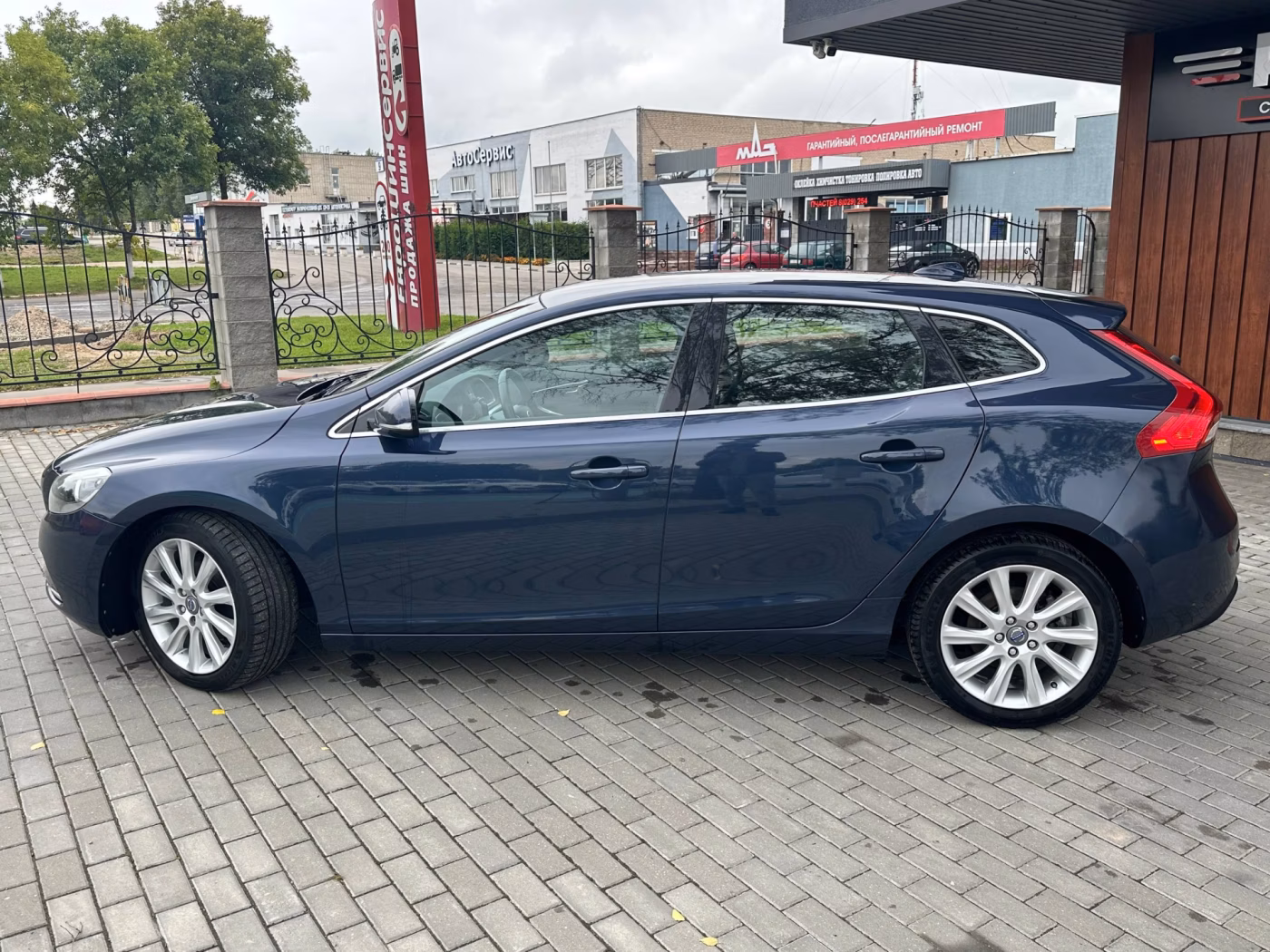 Volvo V40 фото 8