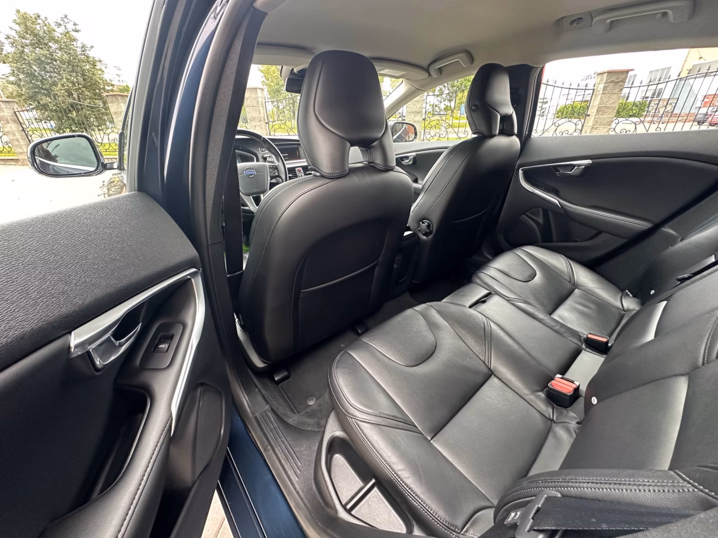 Volvo V40 фото 10