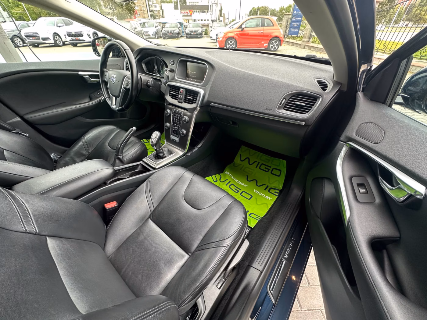 Volvo V40 фото 12