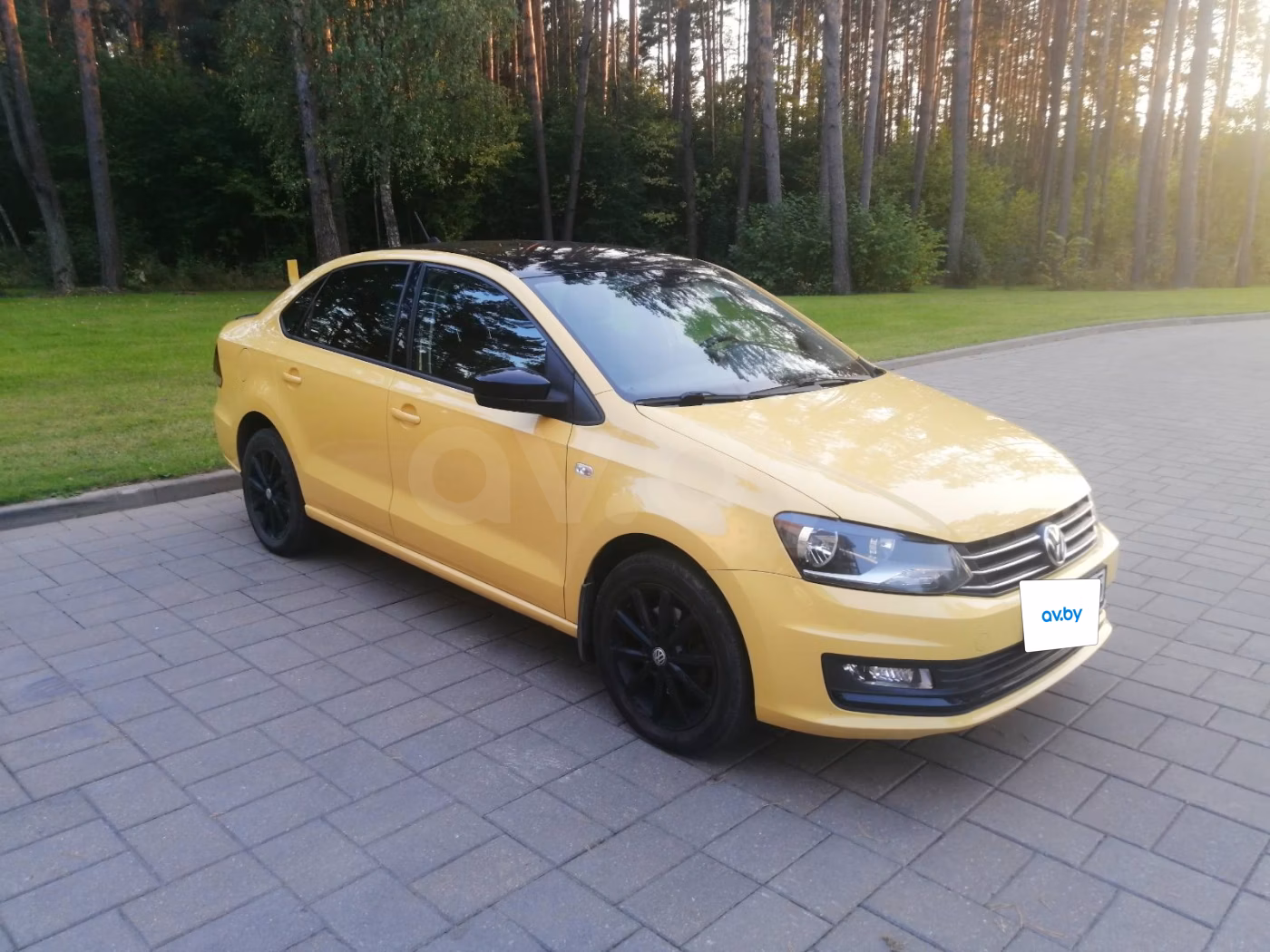 Volkswagen Polo Sedan фото 4