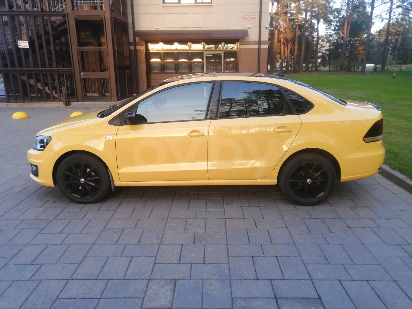 Volkswagen Polo Sedan фото 7
