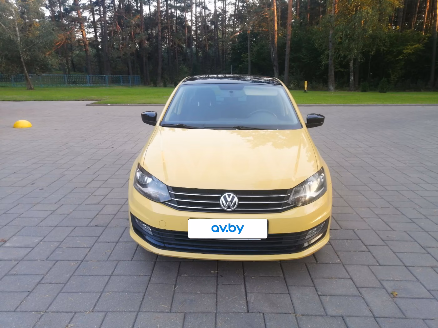 Volkswagen Polo Sedan фото 8