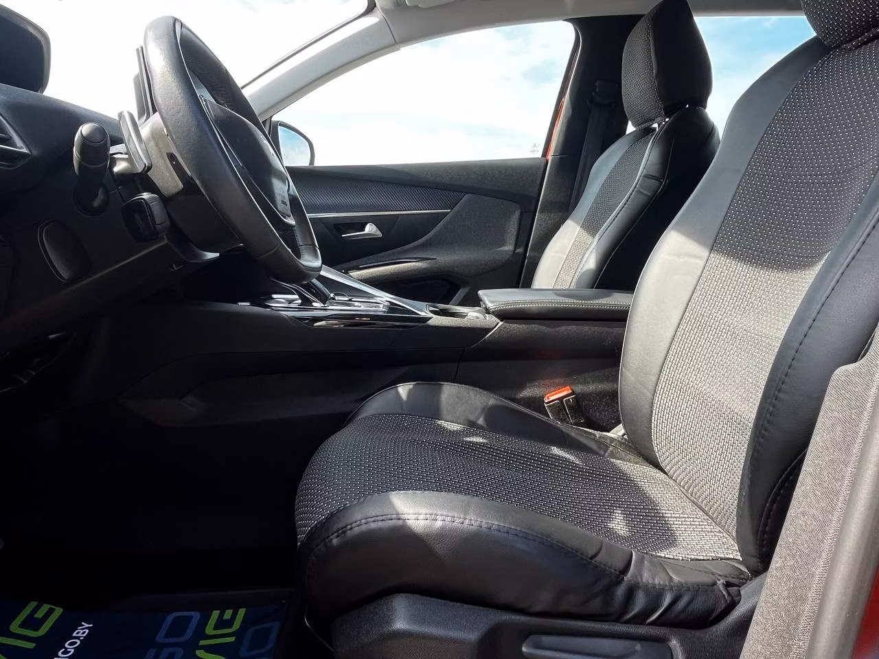 Peugeot 5008 фото 10