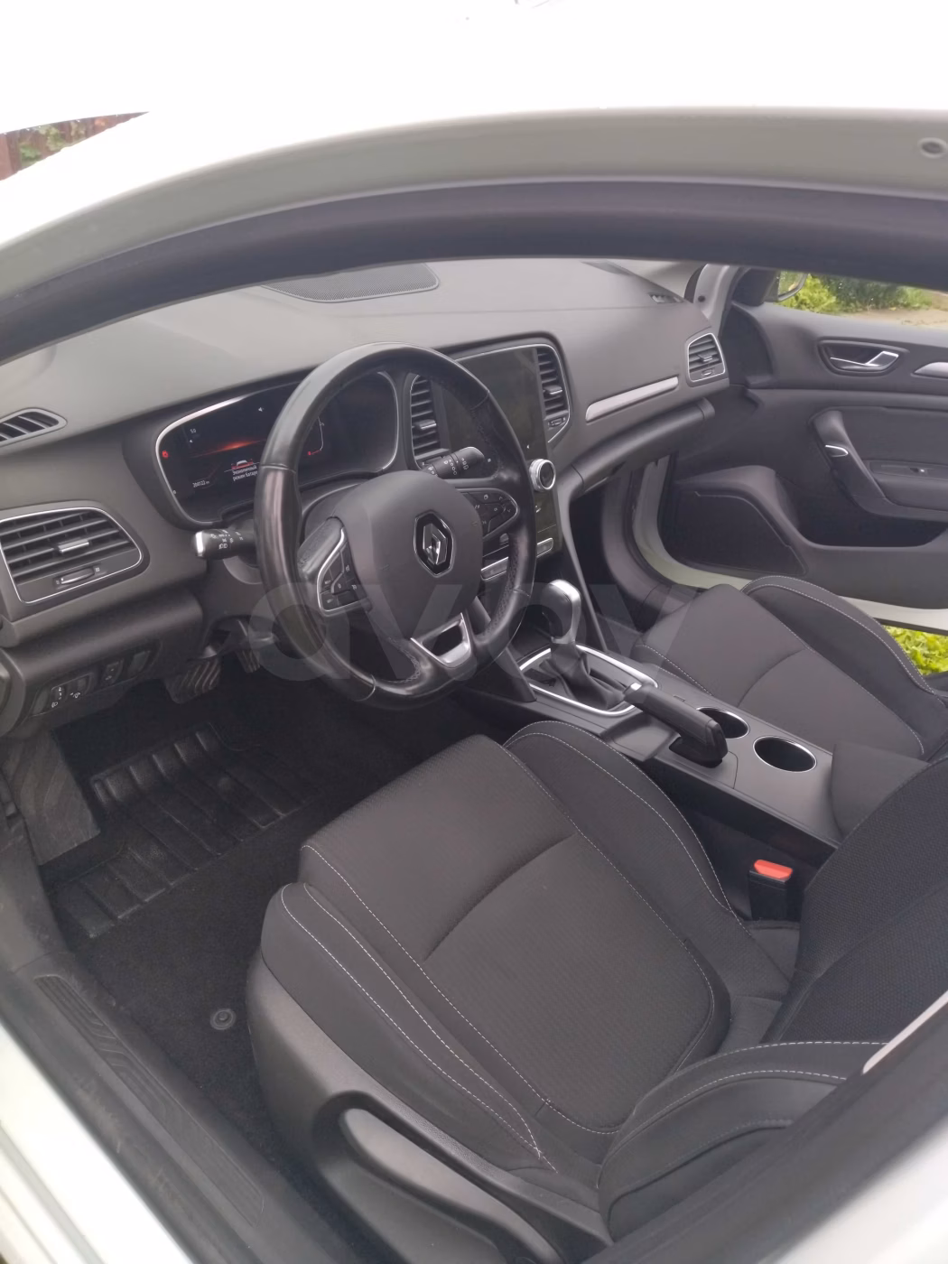 Renault Megane фото 10