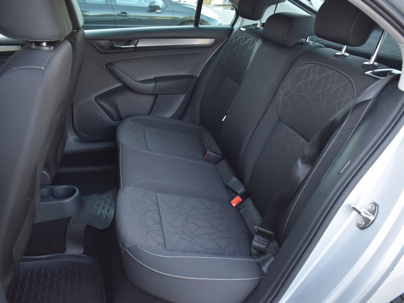 Skoda Rapid фото 8