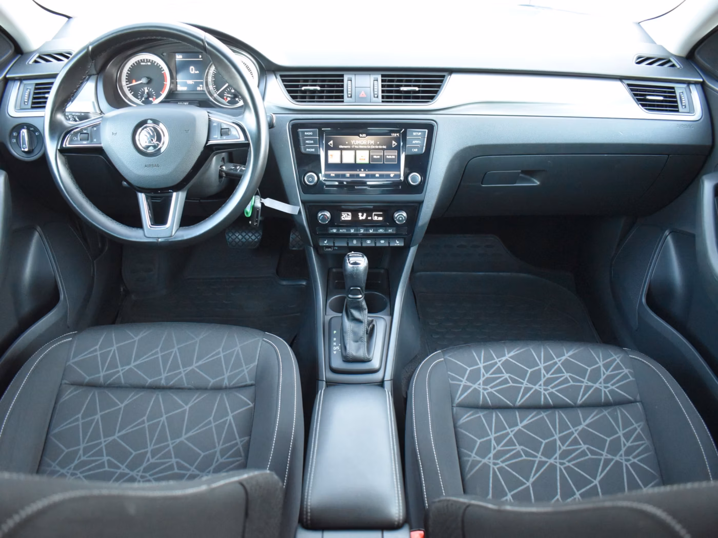 Skoda Rapid фото 9
