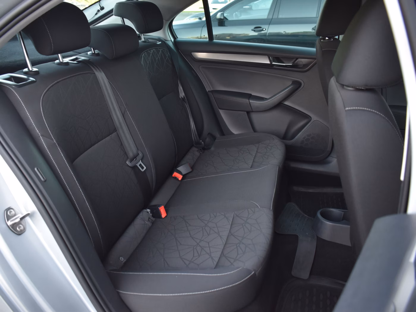 Skoda Rapid фото 11