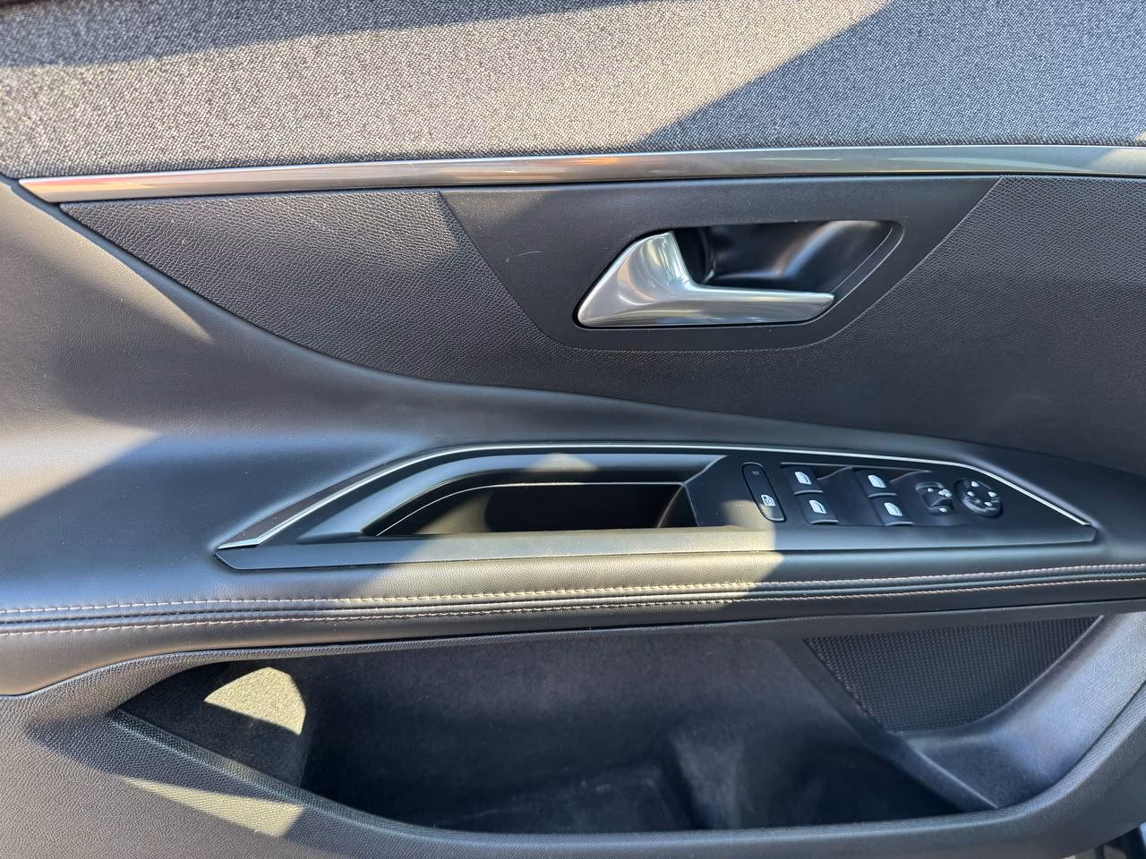 Peugeot 5008 фото 15