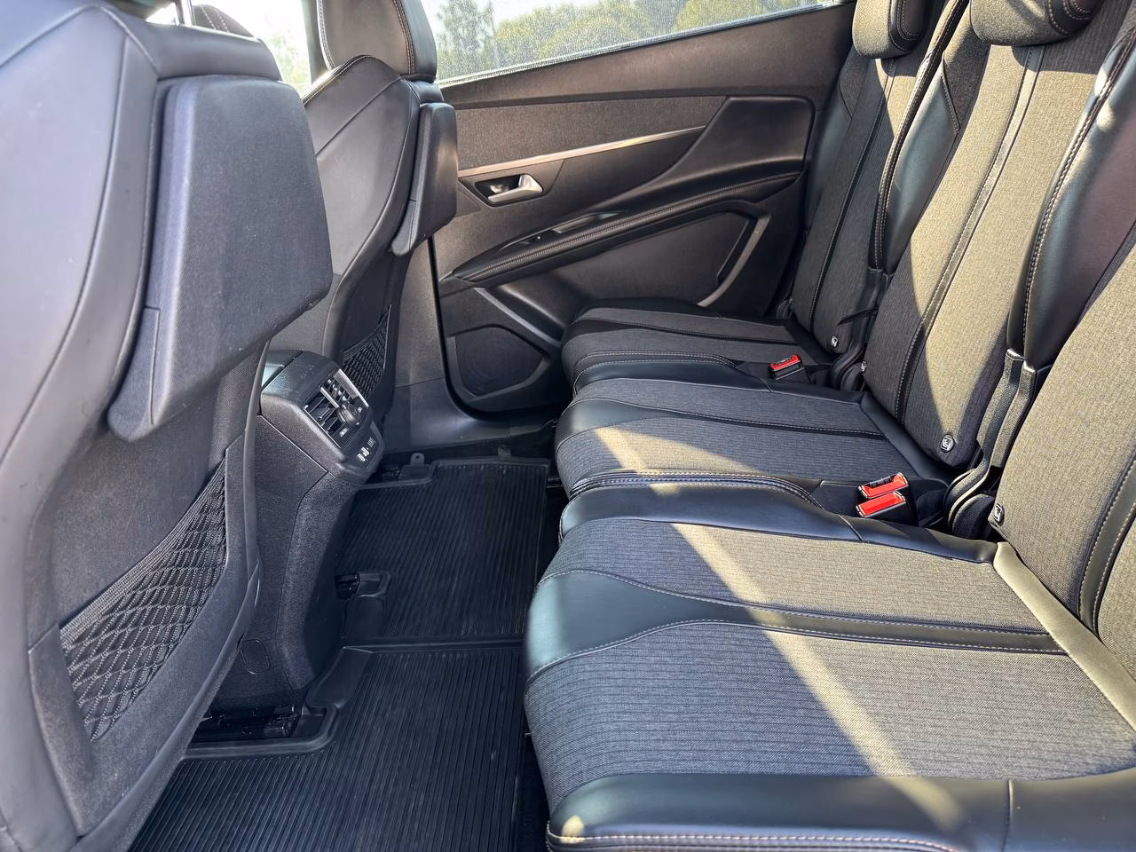 Peugeot 5008 фото 17