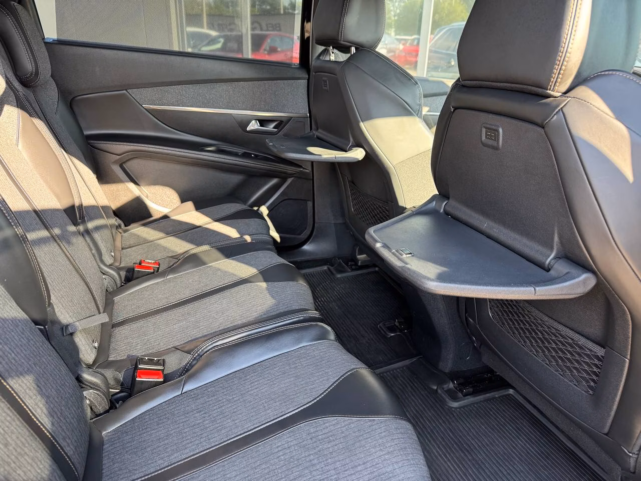 Peugeot 5008 фото 18