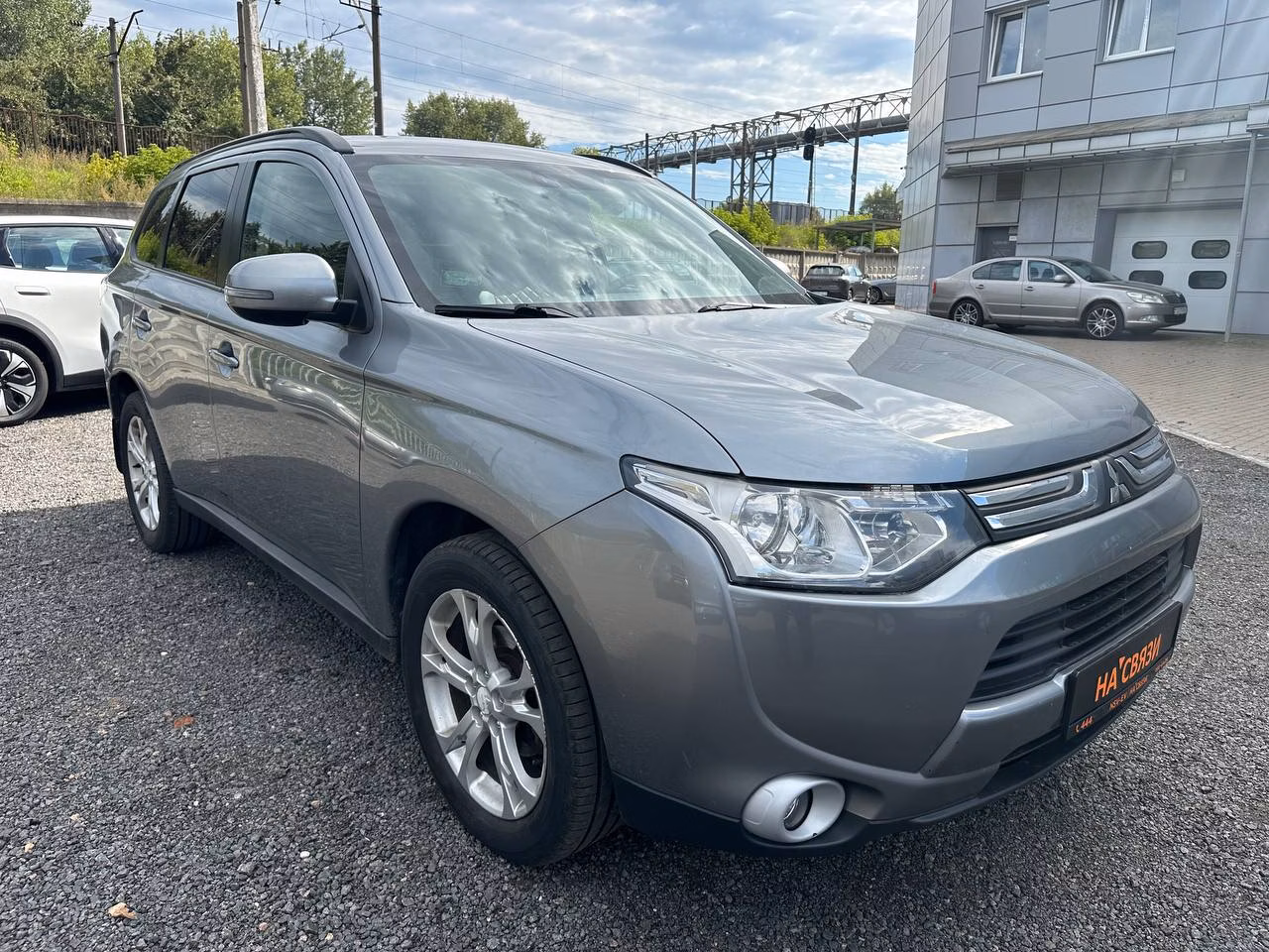 Mitsubishi Outlander фото 2