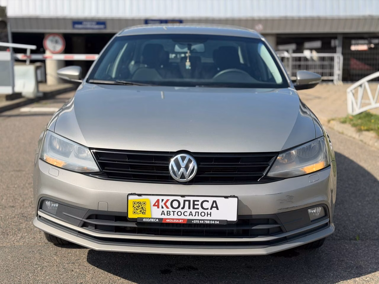 Volkswagen Jetta фото 2