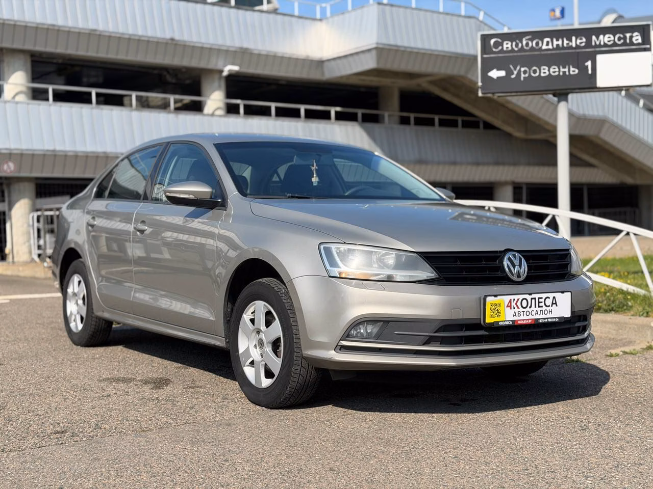 Volkswagen Jetta фото 3
