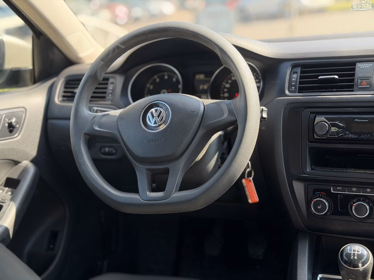 Volkswagen Jetta фото 9