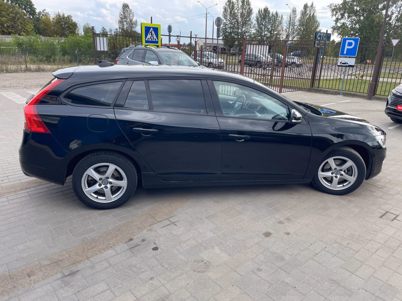 Volvo V60 фото 2