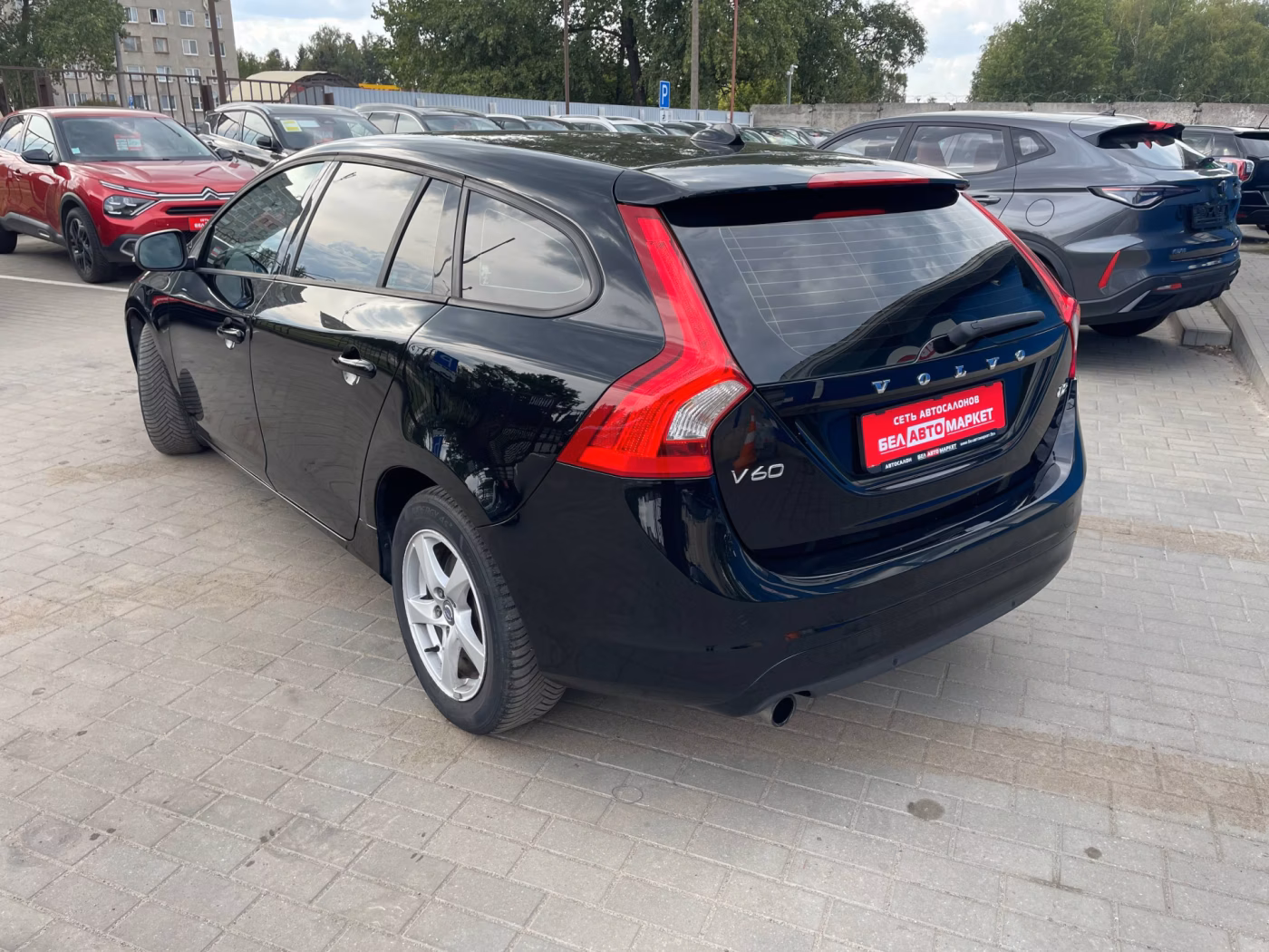 Volvo V60 фото 7