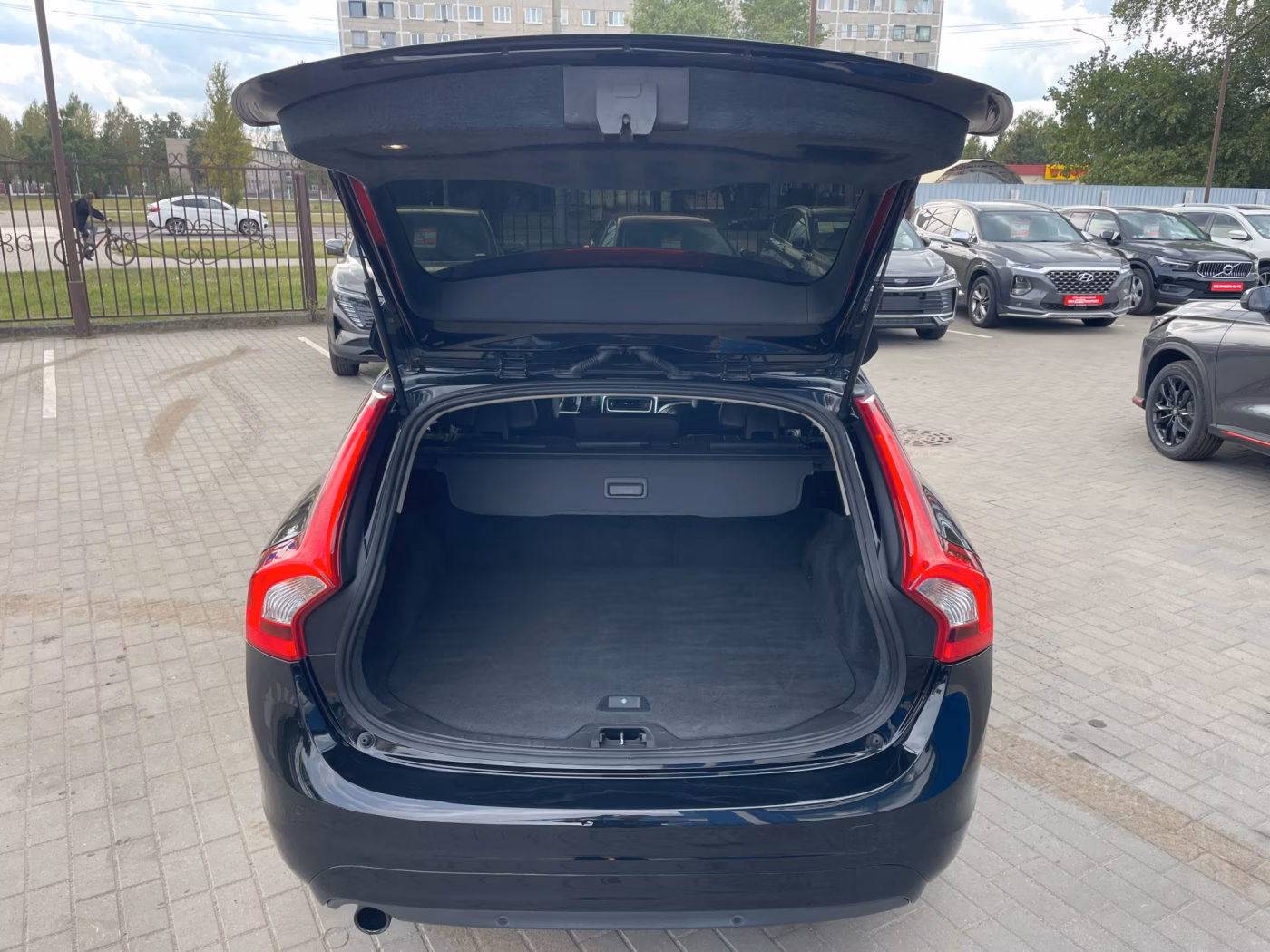 Volvo V60 фото 8