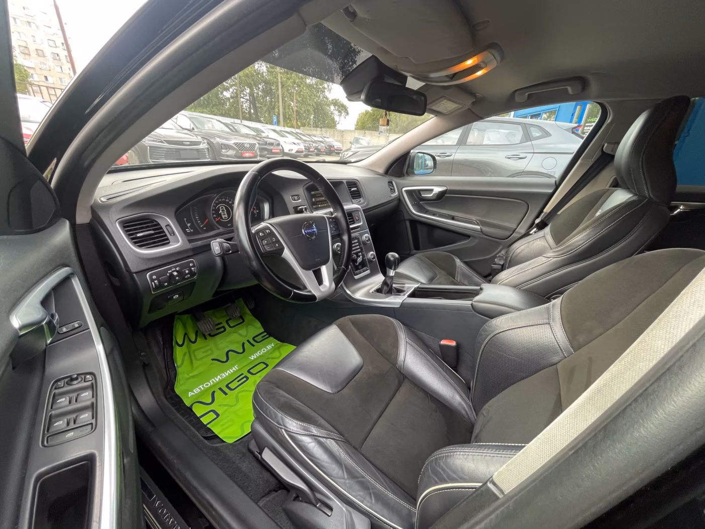 Volvo V60 фото 10