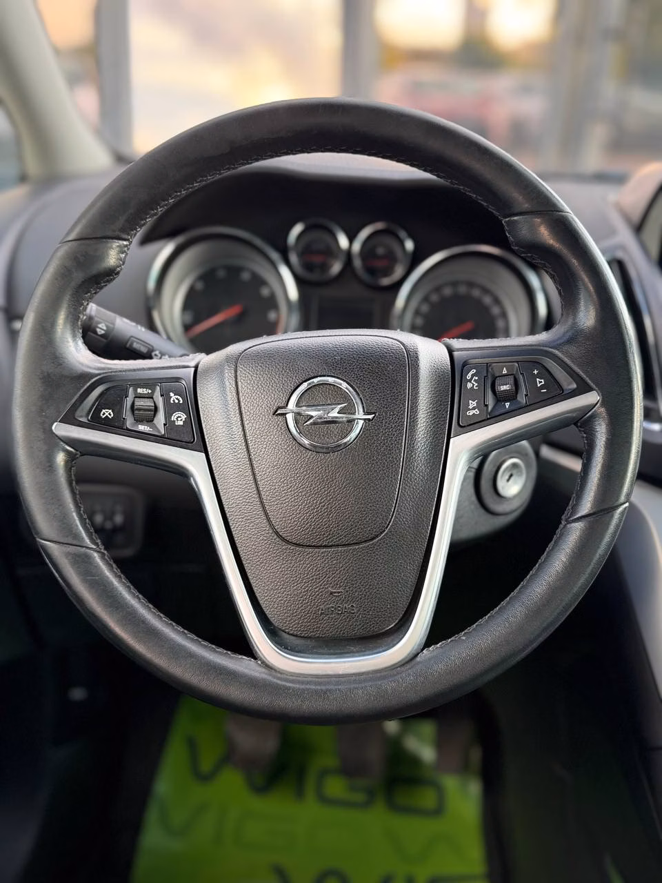 Opel Zafira фото 14