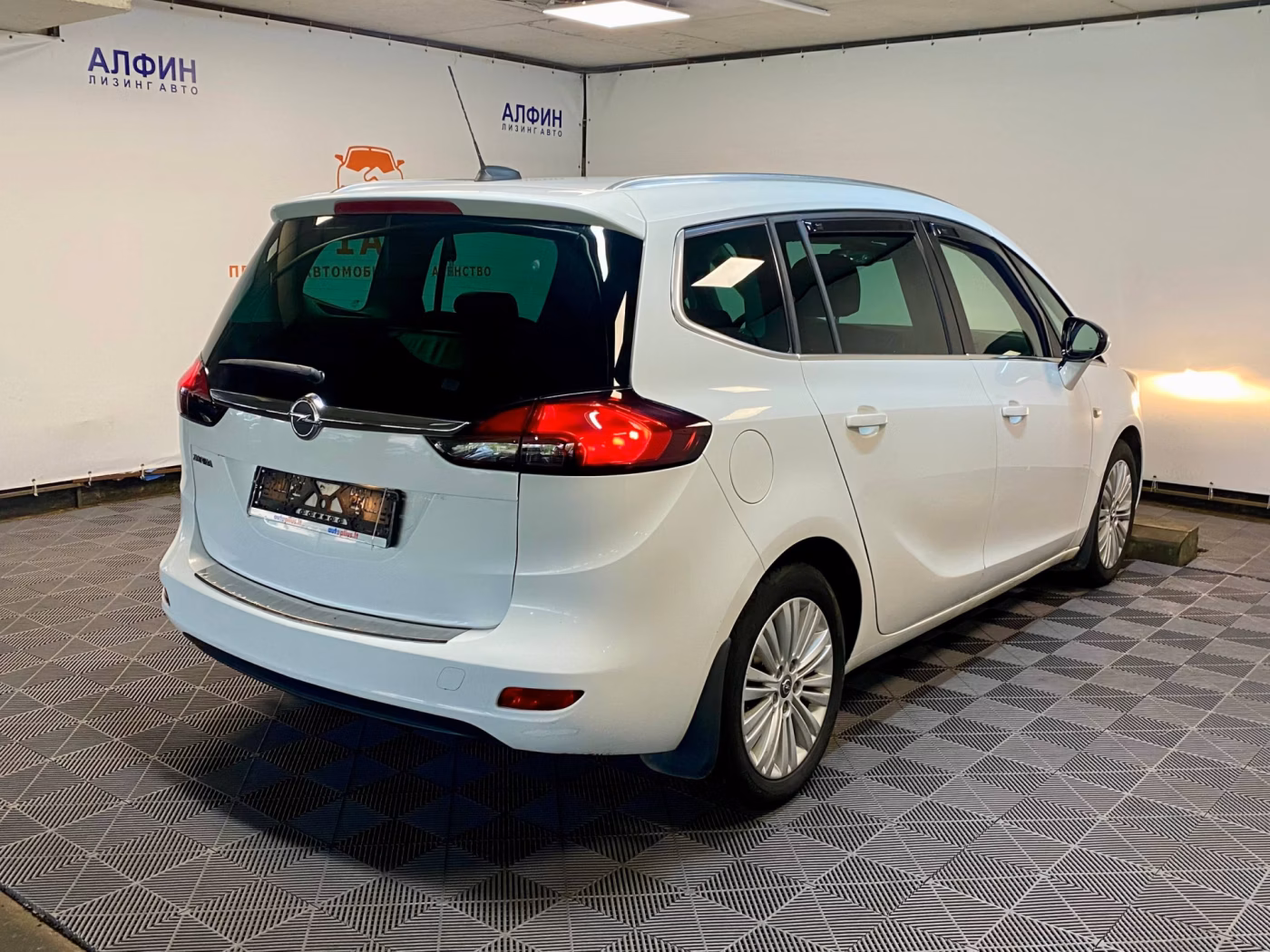 Opel Zafira фото 3