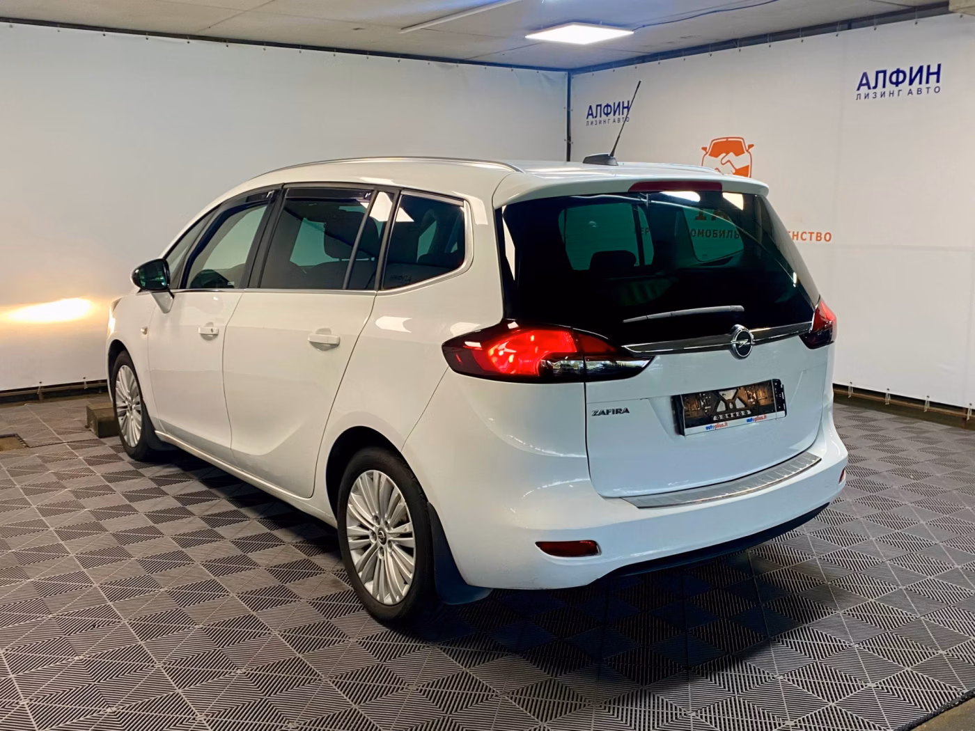 Opel Zafira фото 4