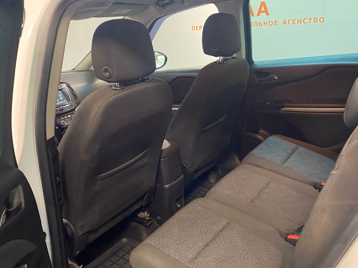 Opel Zafira фото 6