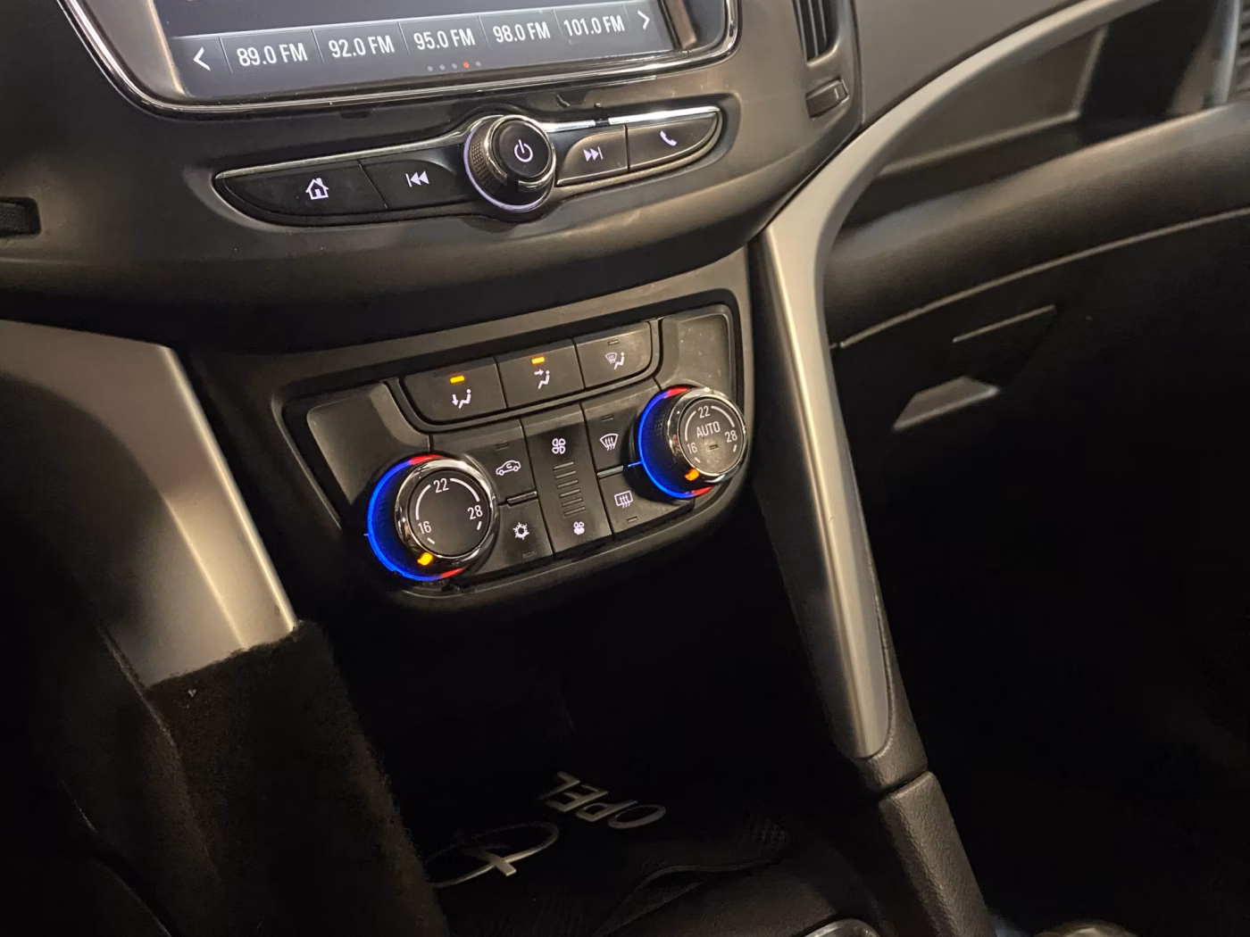 Opel Zafira фото 10