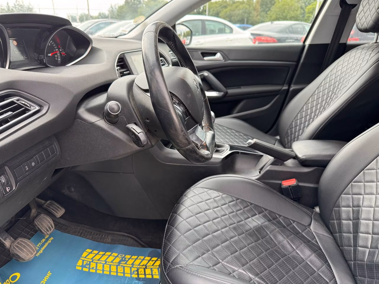 Peugeot 308 фото 9