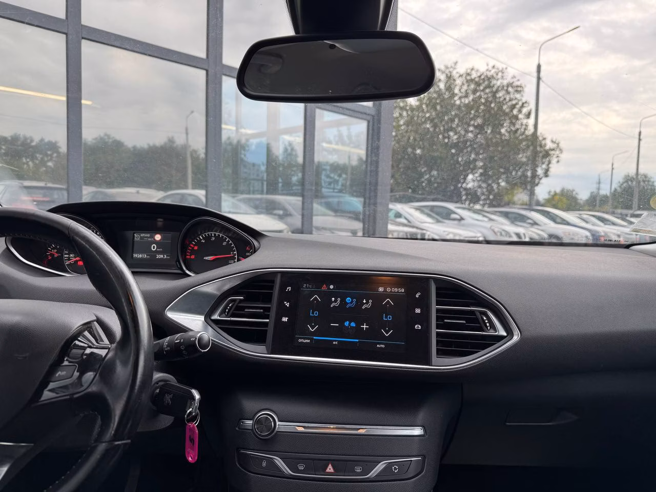 Peugeot 308 фото 12