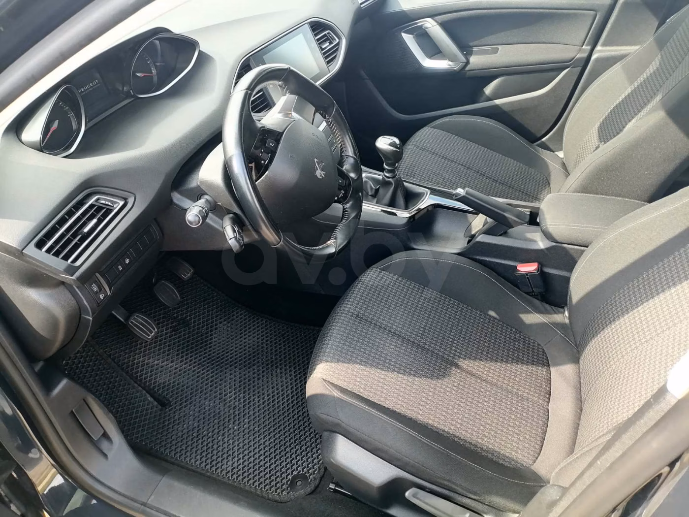 Peugeot 308 фото 15