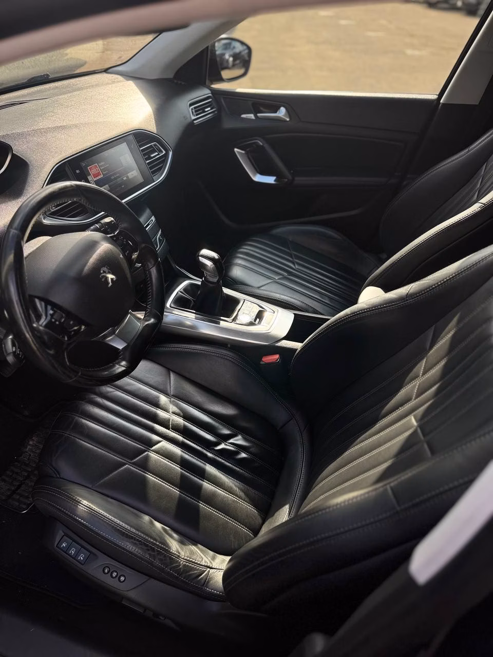 Peugeot 308 фото 11