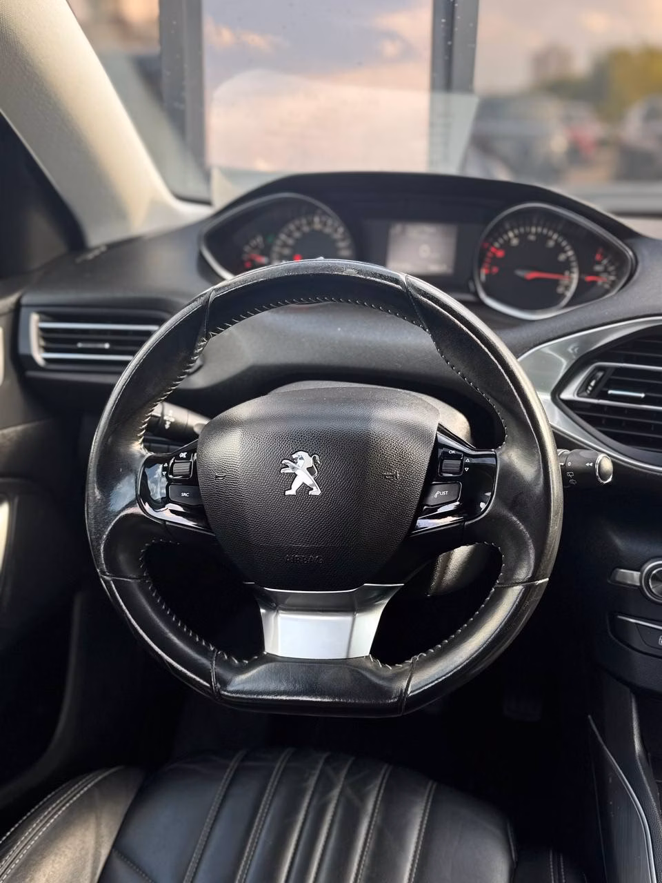 Peugeot 308 фото 14