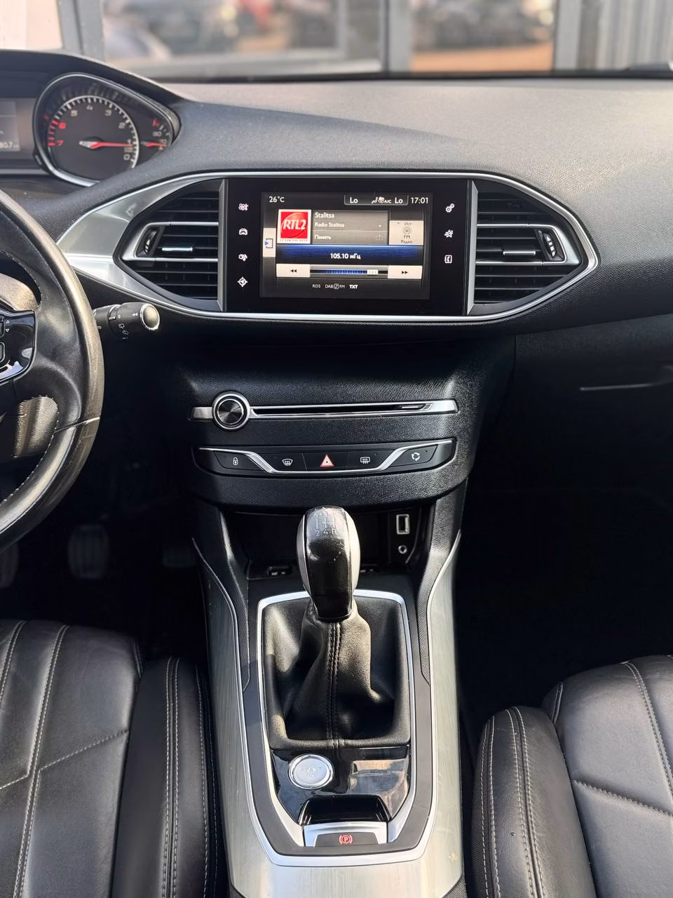 Peugeot 308 фото 15