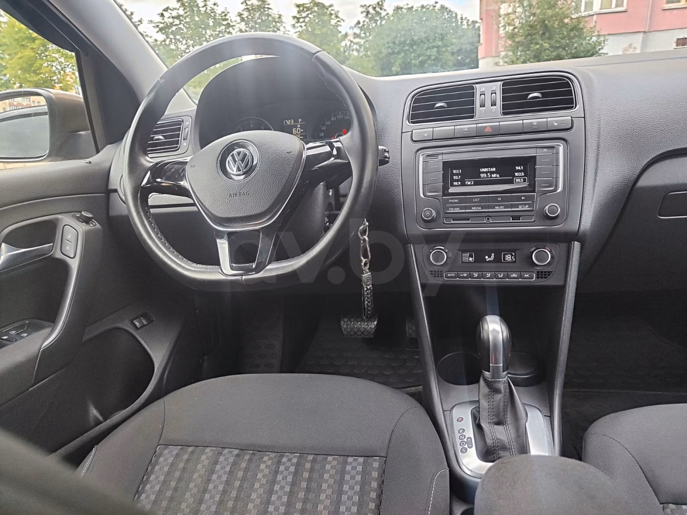 Volkswagen Polo Sedan фото 9