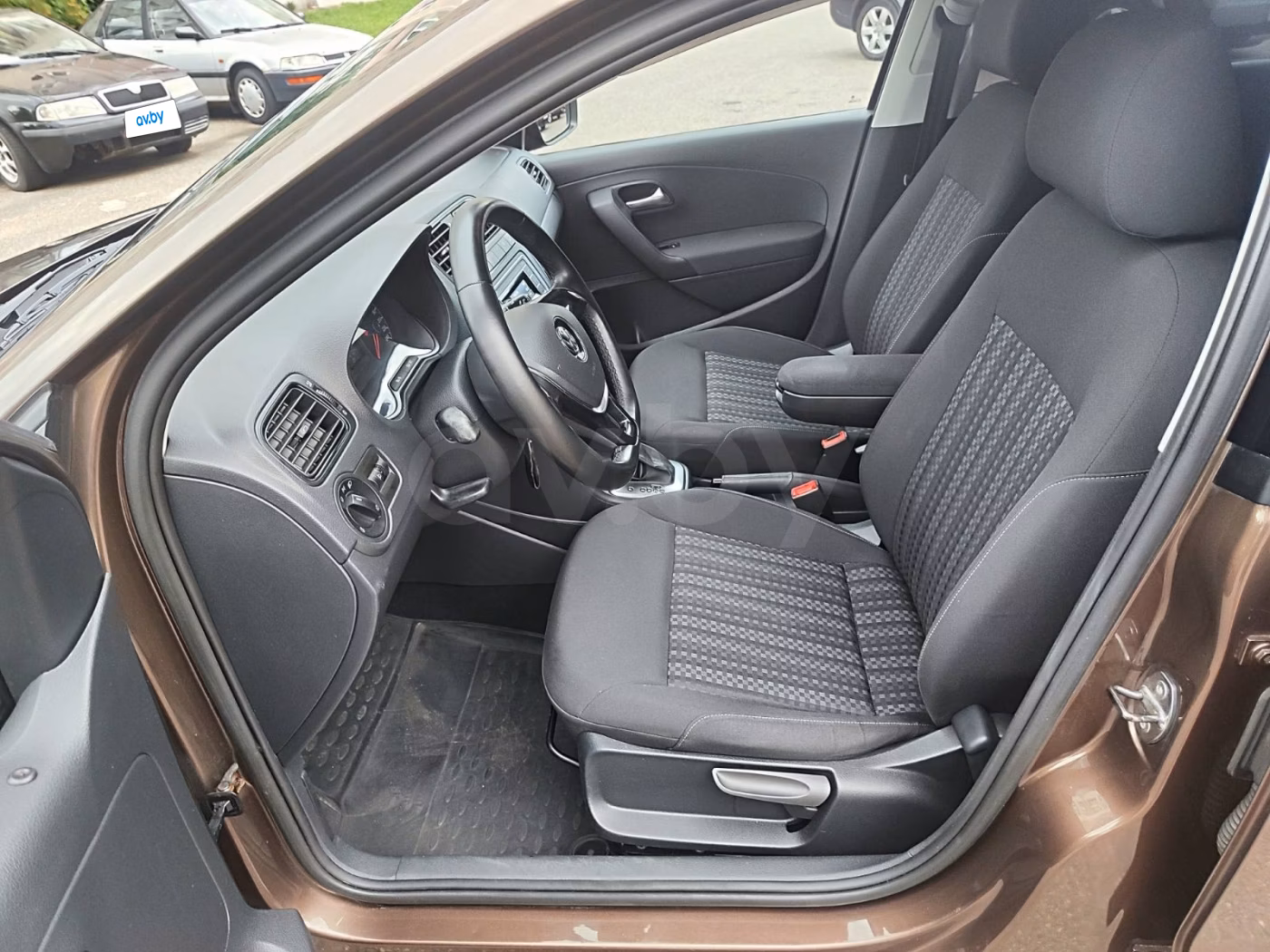 Volkswagen Polo Sedan фото 10