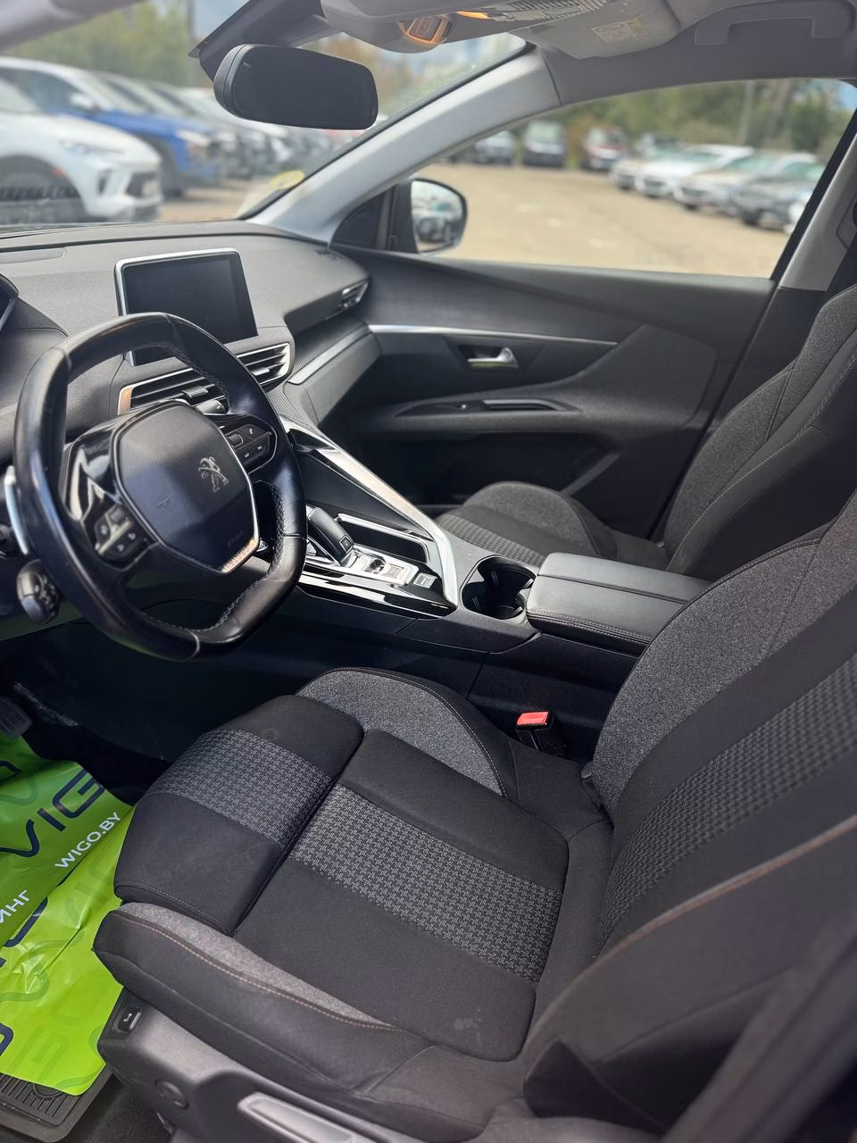 Peugeot 5008 фото 10