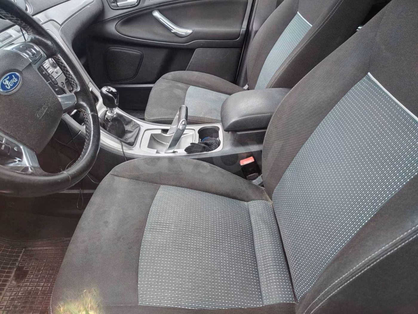 Ford Galaxy фото 5