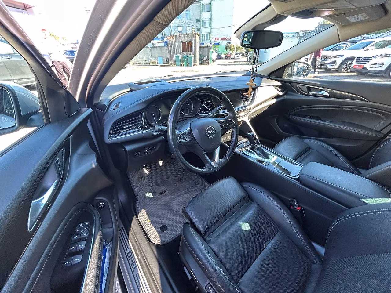 Opel Insignia фото 8