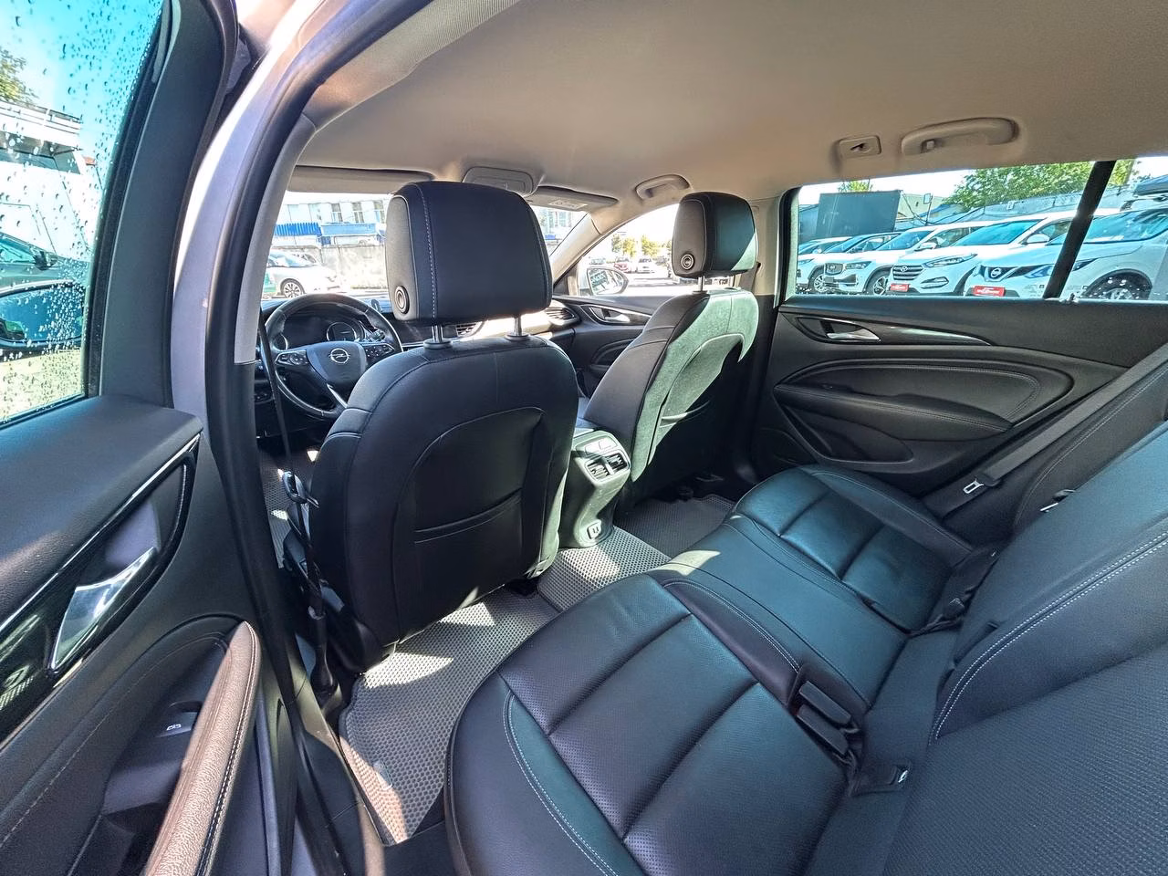 Opel Insignia фото 10