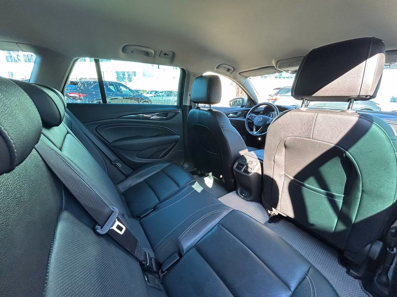 Opel Insignia фото 13