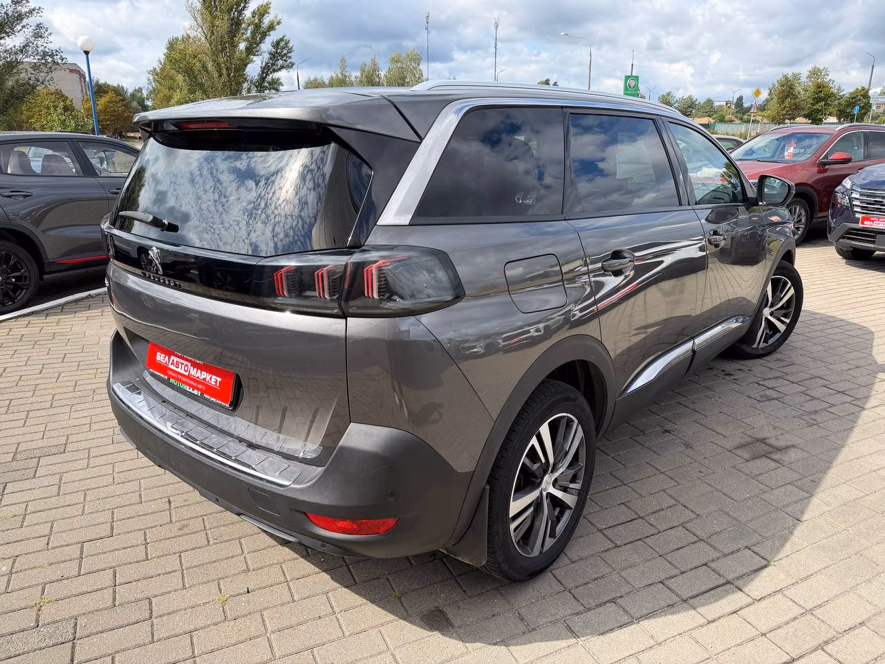 Peugeot 5008 фото 7