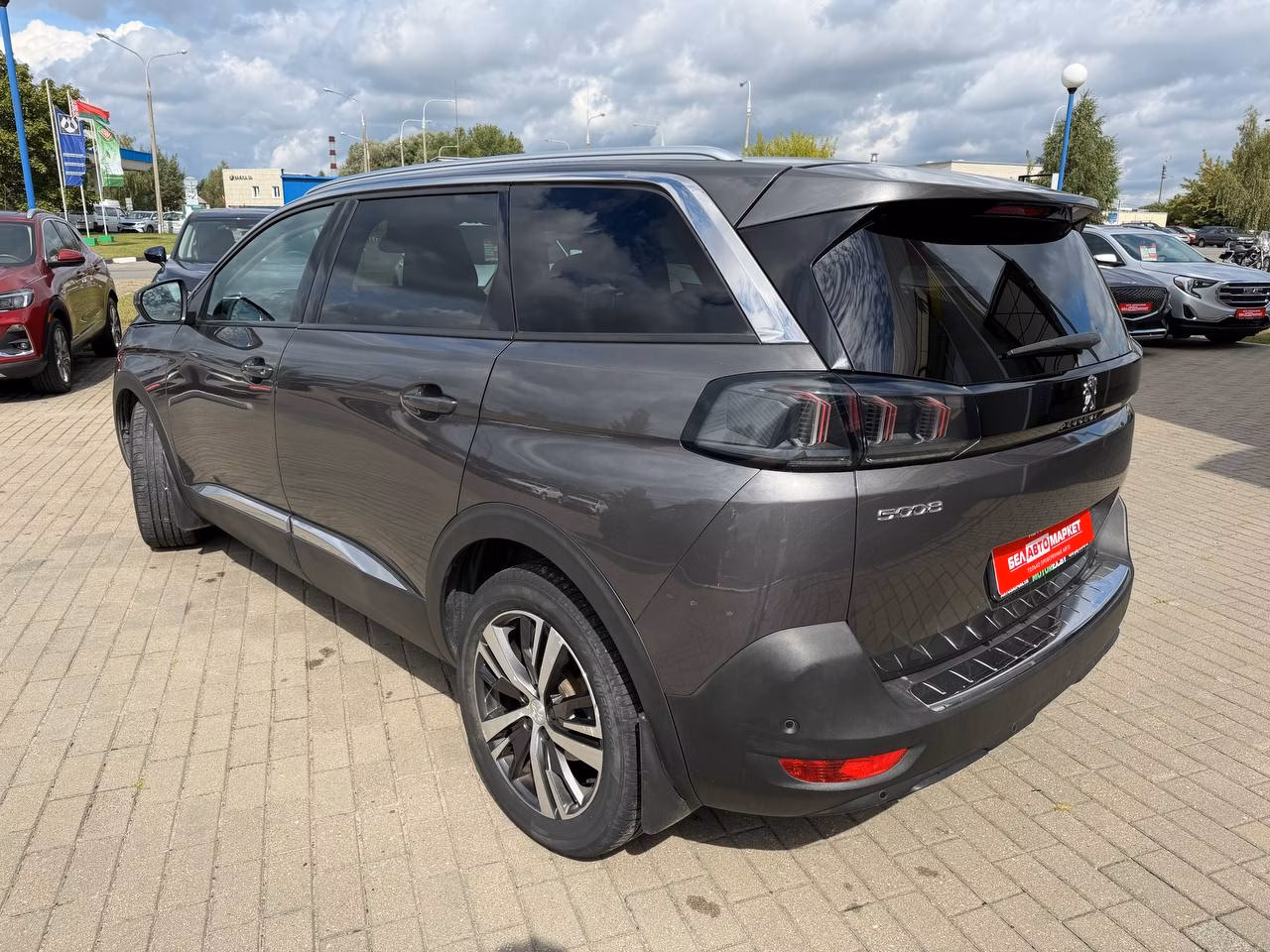 Peugeot 5008 фото 9