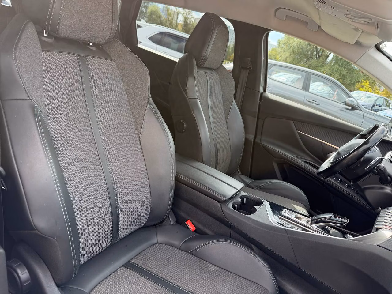 Peugeot 5008 фото 18