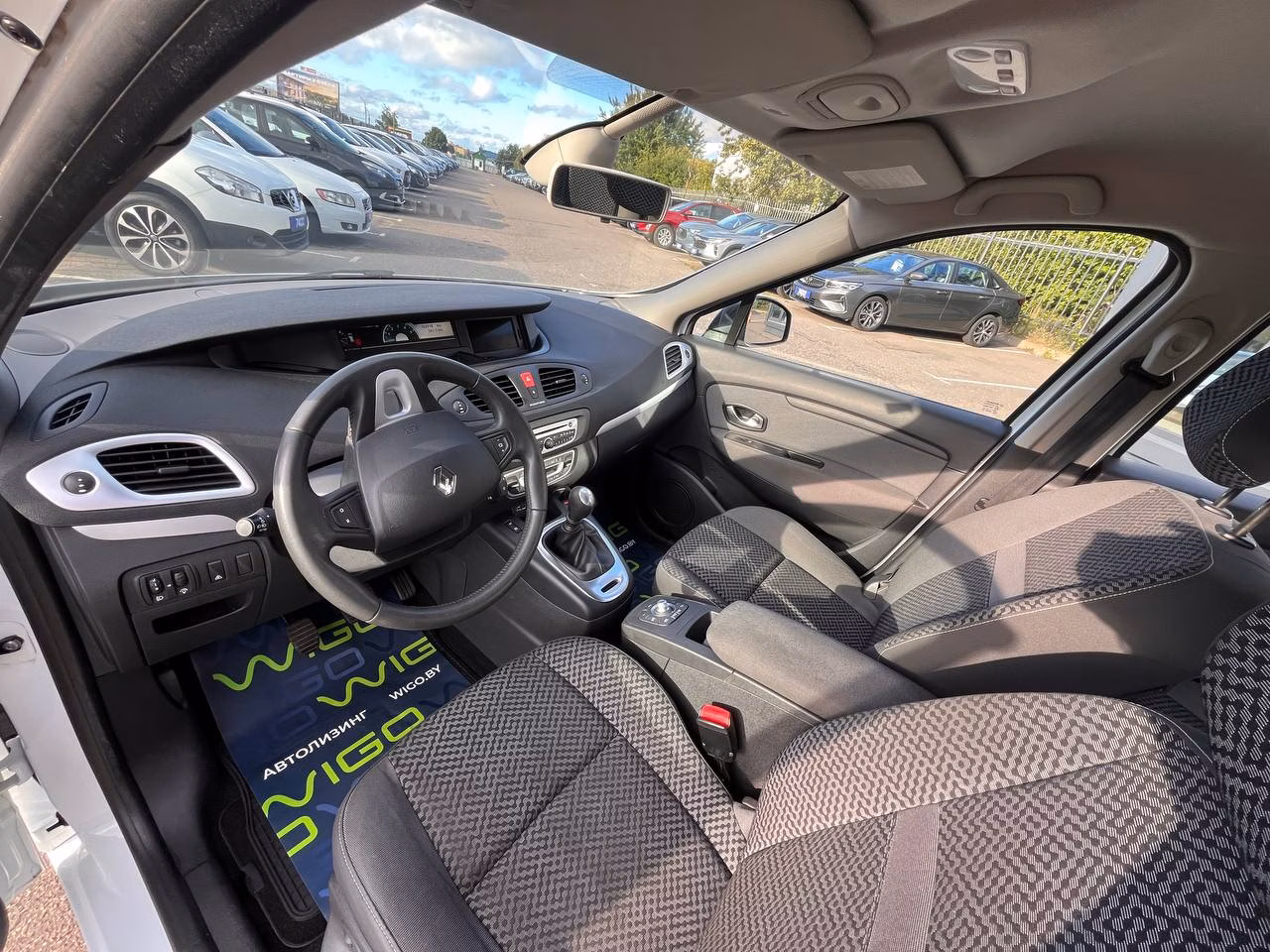 Renault Scenic фото 9