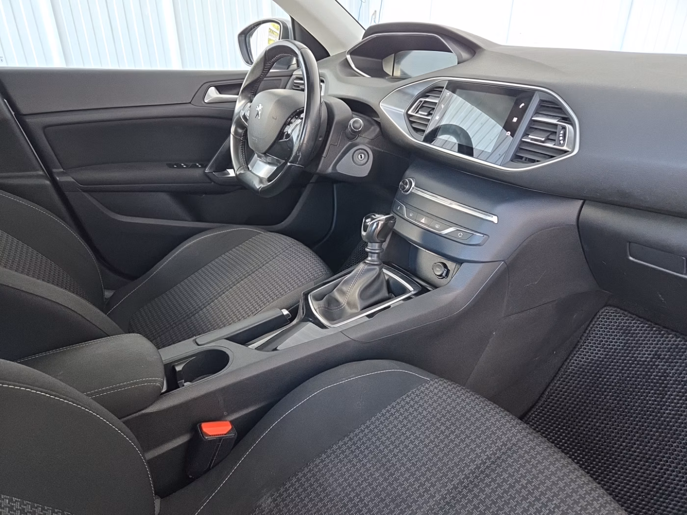 Peugeot 308 фото 13