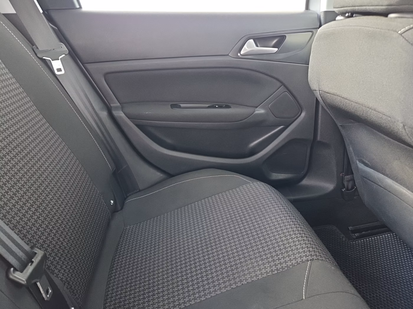 Peugeot 308 фото 14