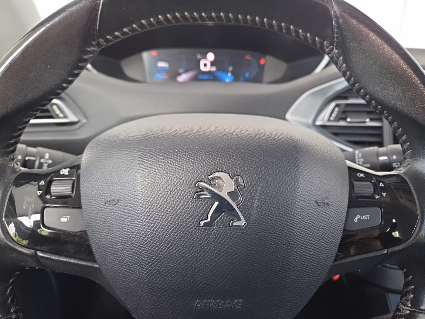 Peugeot 308 фото 18