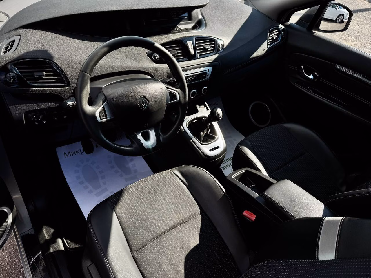 Renault Scenic фото 10