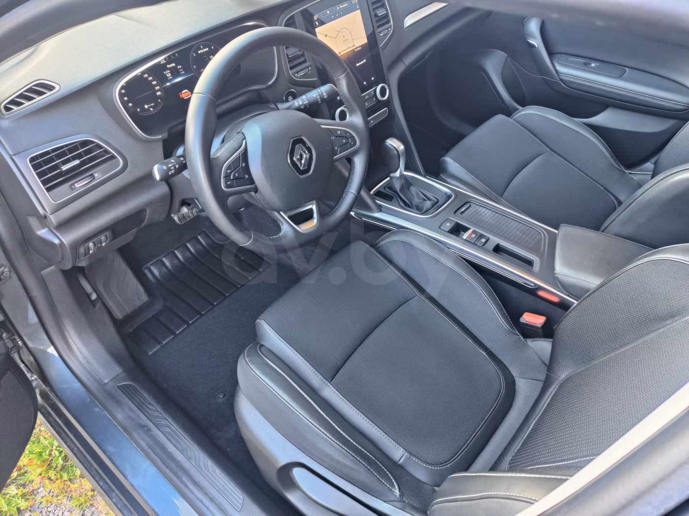 Renault Megane фото 9