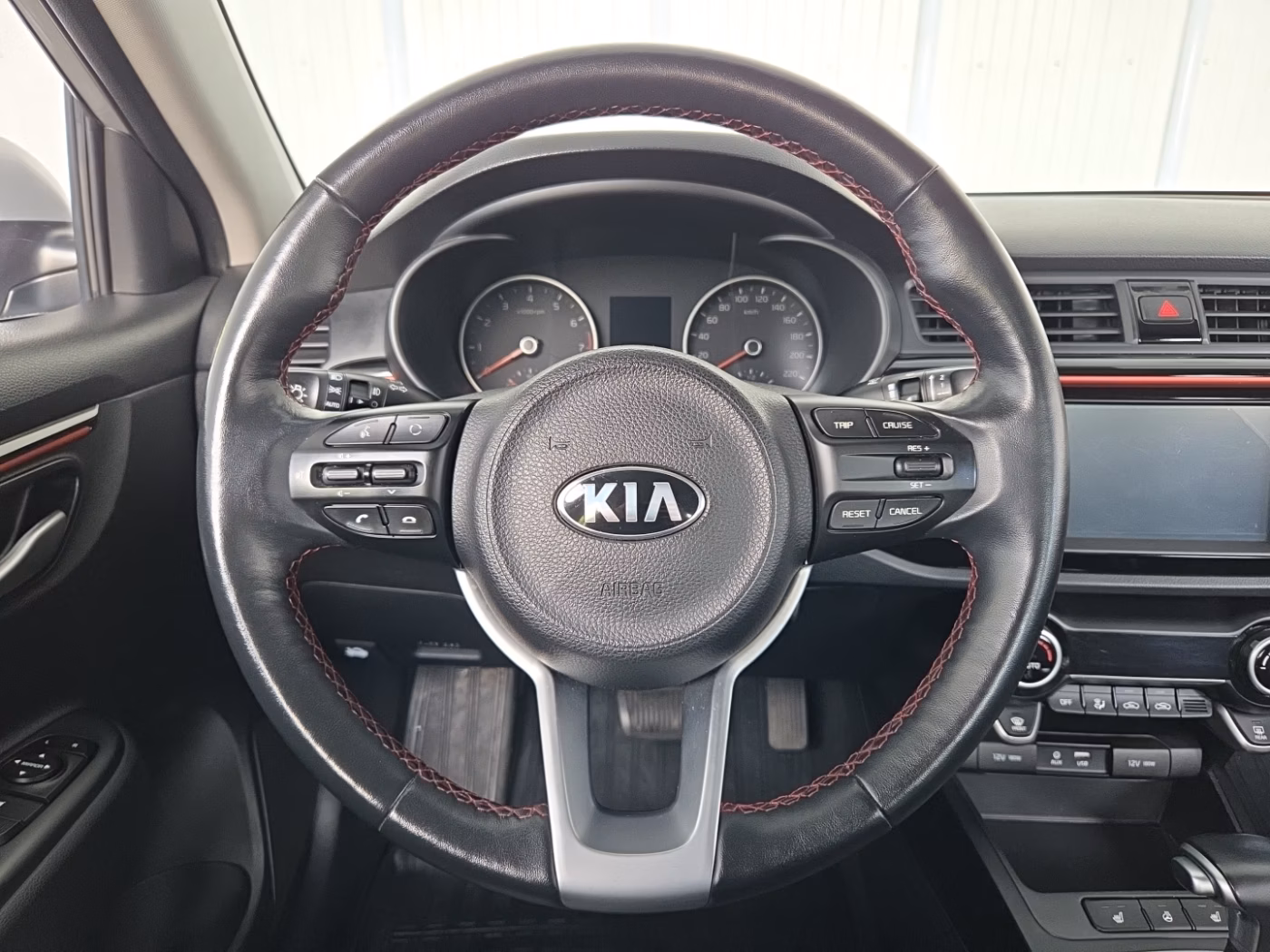 Kia Rio фото 9